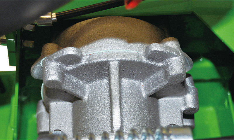 高精度ヘリカルギア採用により高耐久性を確保